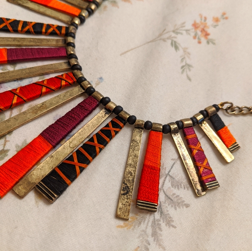 Vibrant statement necklace - Picture 4 of 6